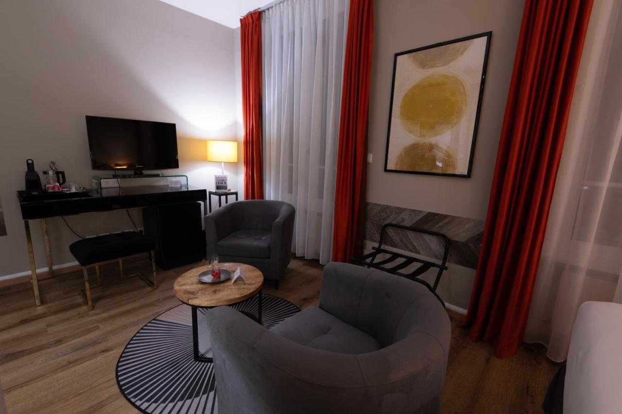 Grand Hotel Du Tonneau D'Or Belfort Bagian luar foto