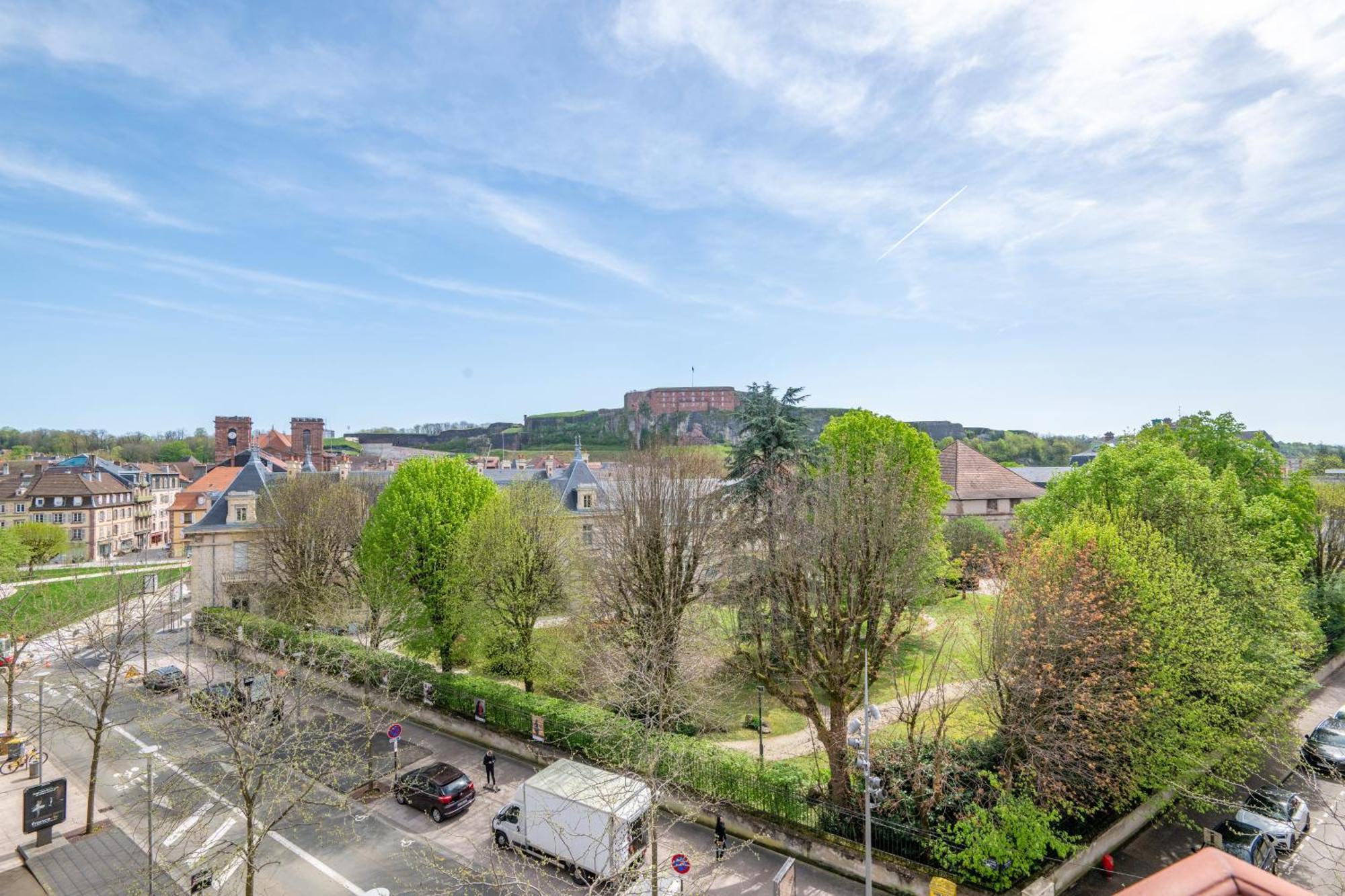 Grand Hotel Du Tonneau D'Or Belfort Bagian luar foto
