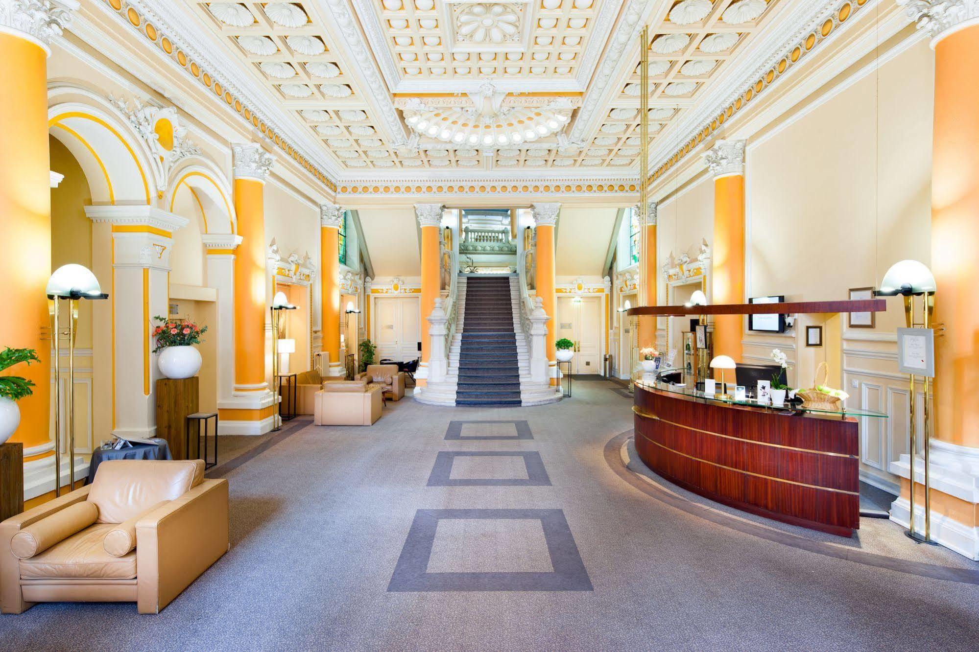 Grand Hotel Du Tonneau D'Or Belfort Bagian luar foto